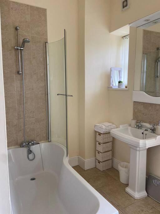 Stewarts House Apartment Newtownstewart Bagian luar foto